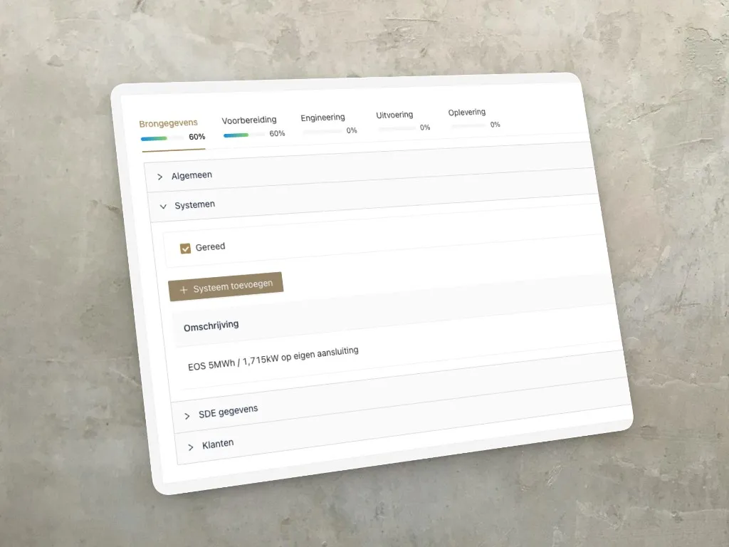 Mockup van het maatwerk-ERP: projectfasen van brongegevens tot oplevering en invoerschermen